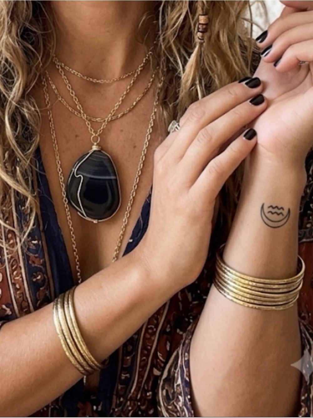Black Agate Teardrop Pendant Necklace Gold Wire-Wrapped
